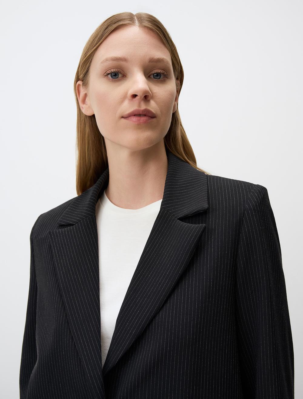 Long-Sleeve Blazer- Black - 4WW010938900