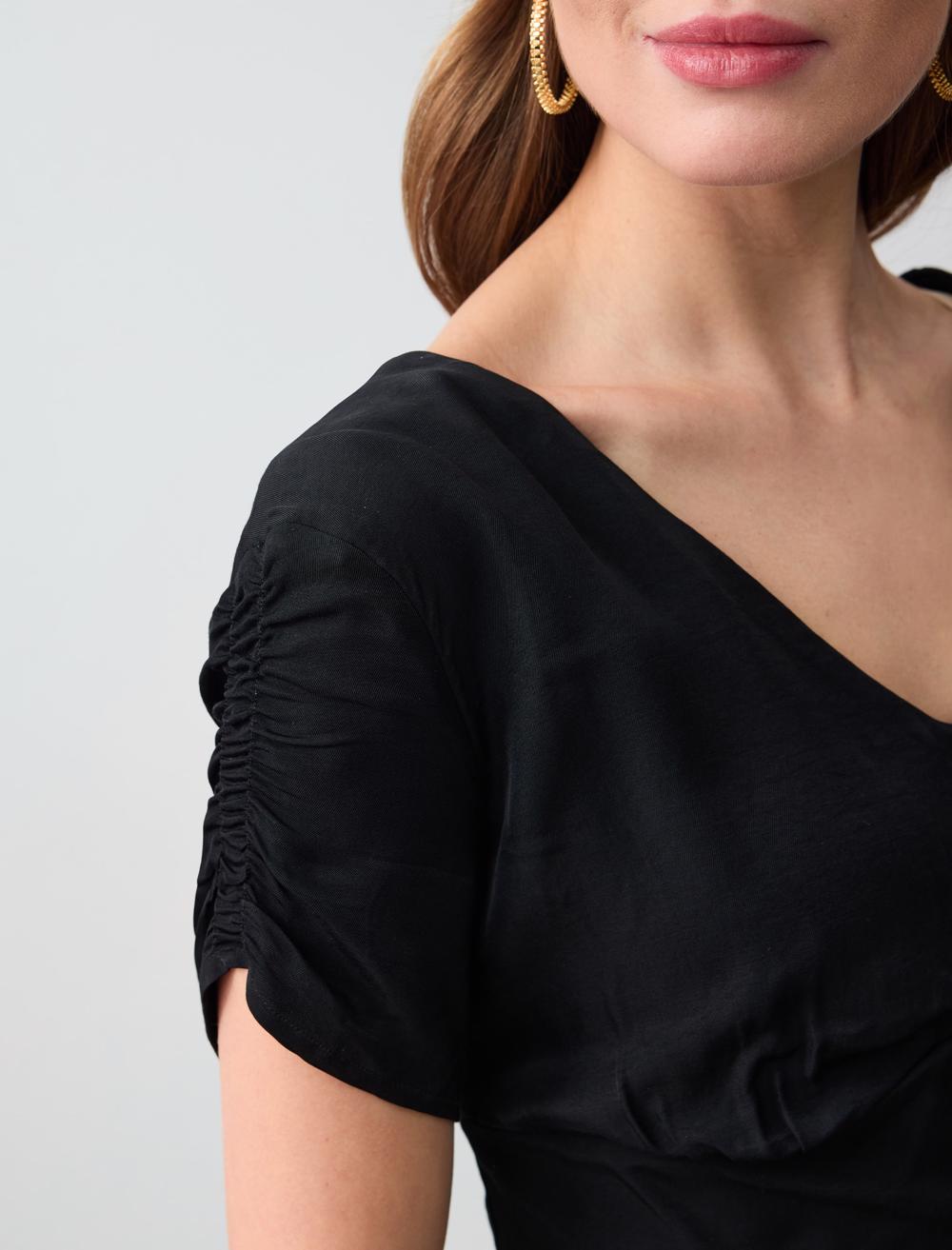 V-Neck Short-Sleeve Dress - Black - 5SW033817900