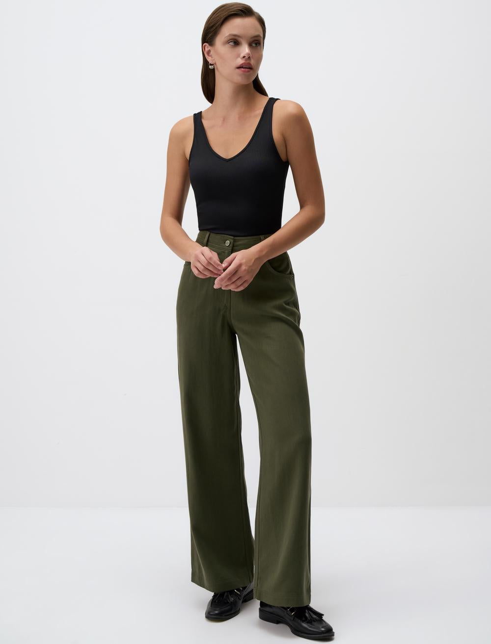 V Neck Sleeveless Basic Knitted Tank Top