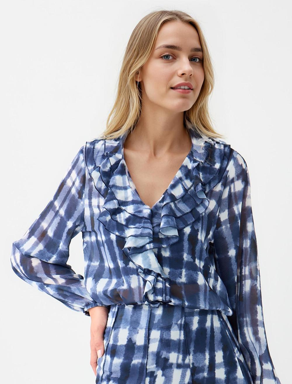 V-Neck Long-Sleeve Blouse - 5WW035281