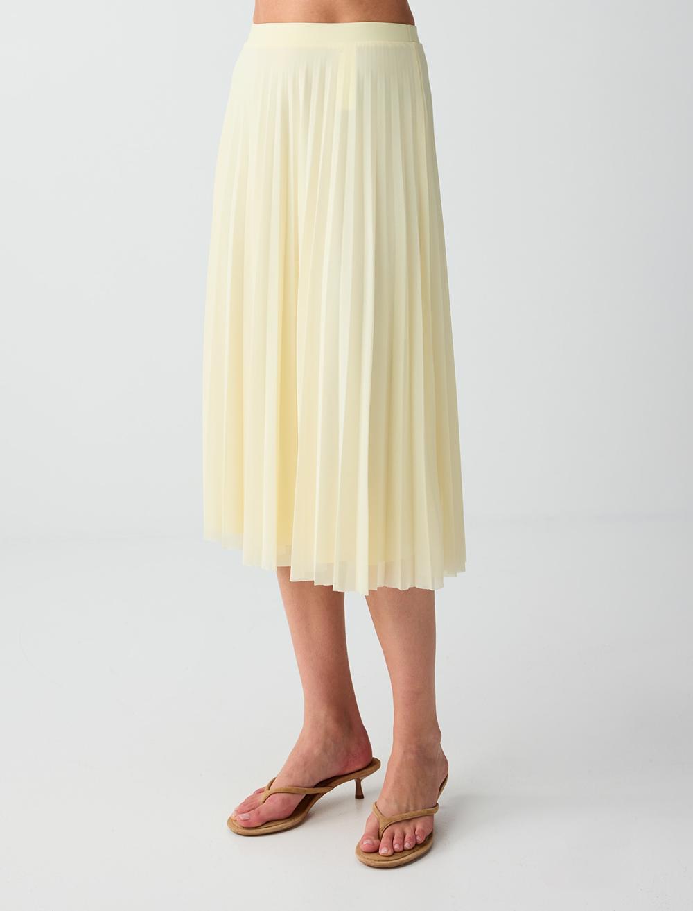 Loose Fit Skirt - Light Yellow - 6SW075686206