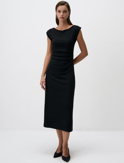Round Neck Slim Fitted Midi Dress