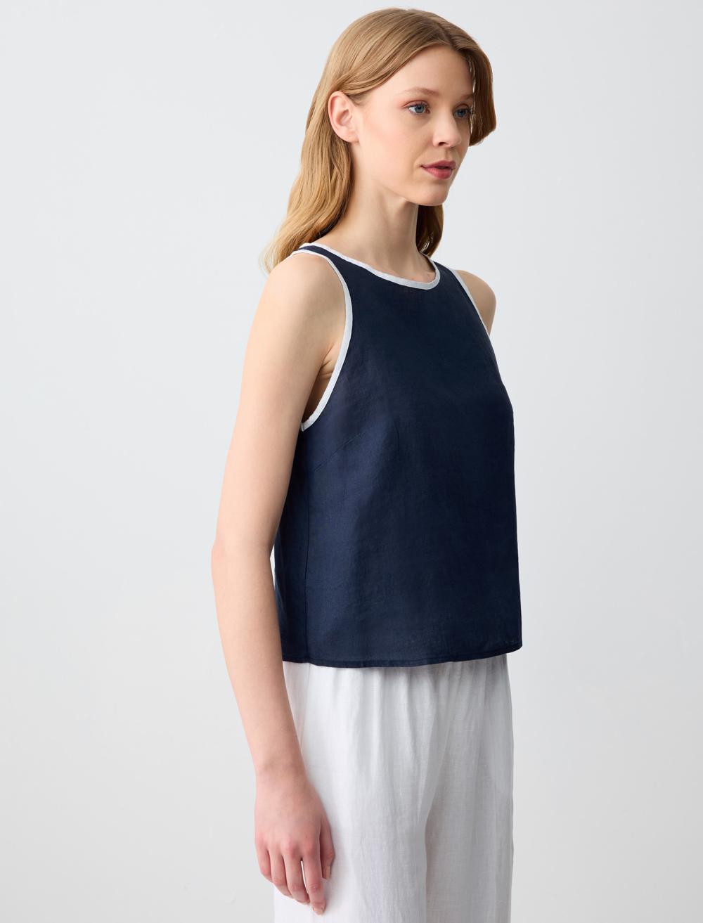 Crew Neck Sleeveless-Sleeve Blouse - 5SW032942