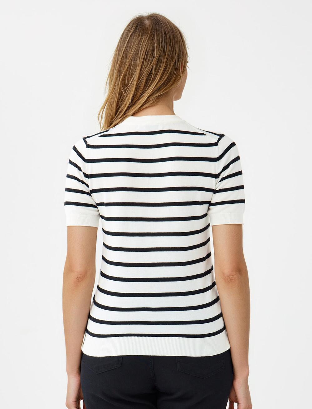 Crew Neck Short-Sleeve Pullover - 5WW134090