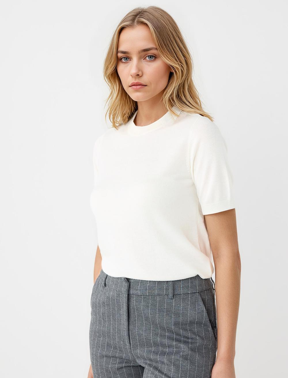 Crew Neck Short-Sleeve Pullover - 5WW134090