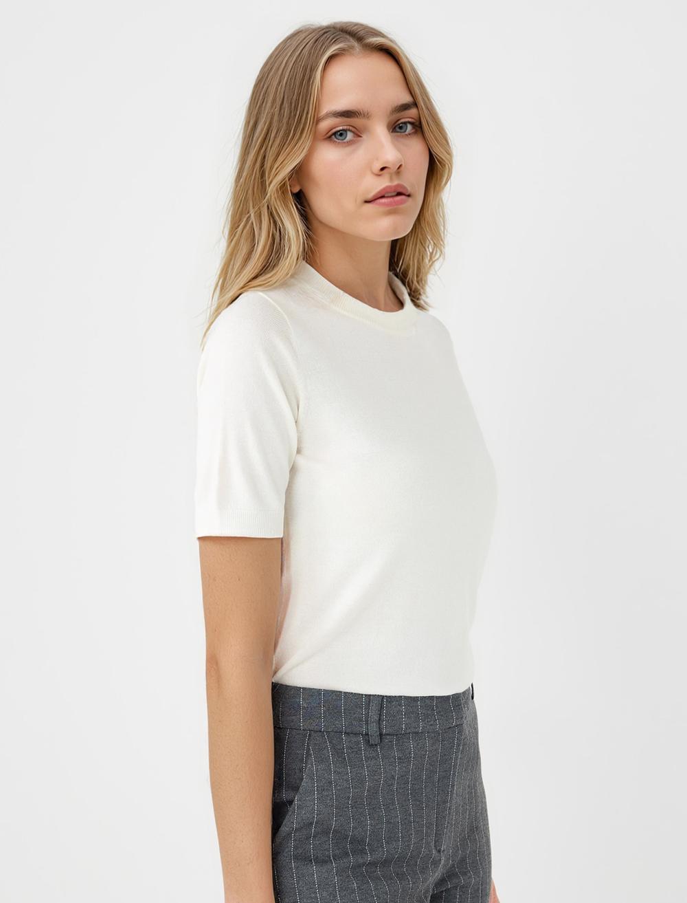 Crew Neck Short-Sleeve Pullover - 5WW134090