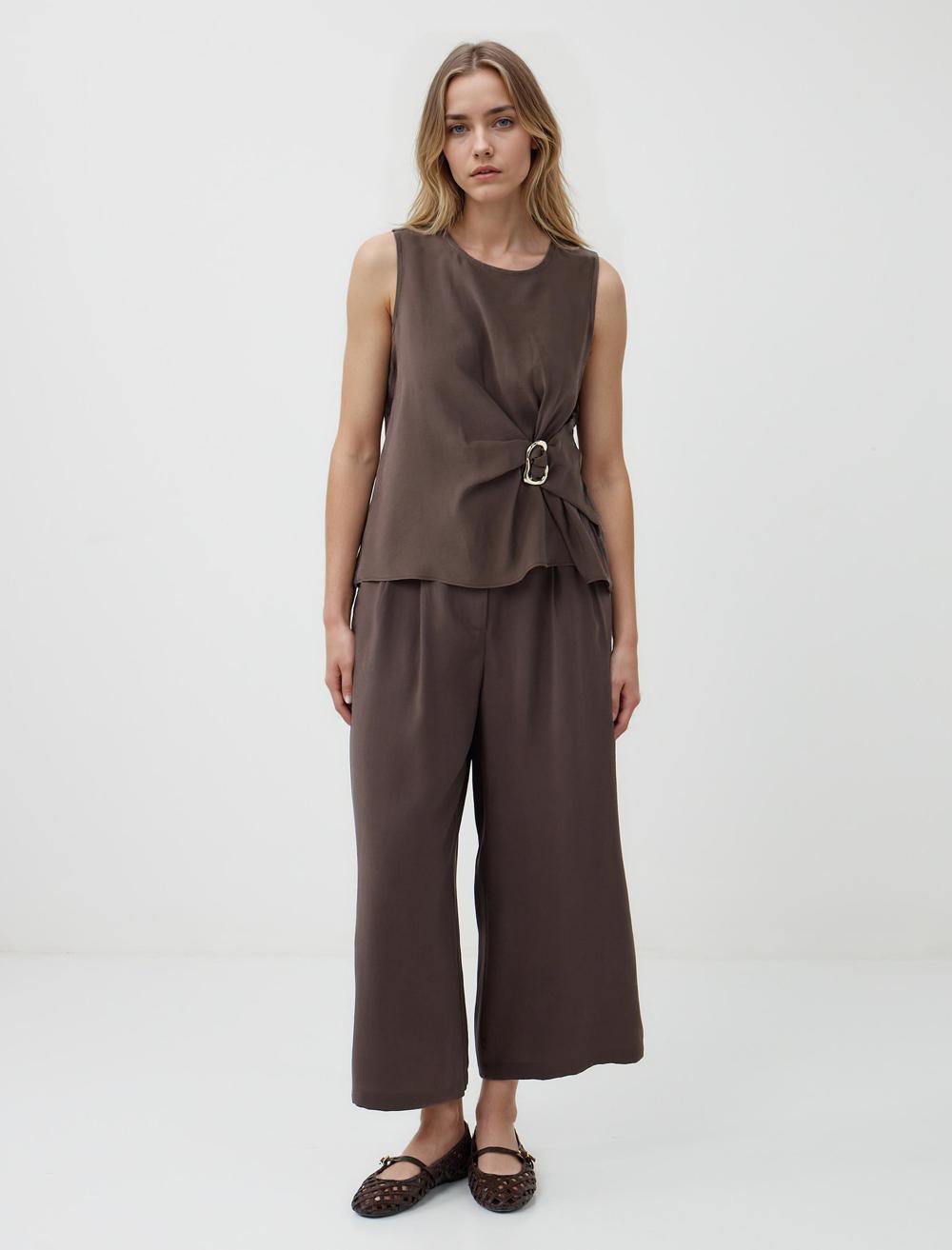 Crew Neck Sleeveless-Sleeve Blouse - 5SW033847