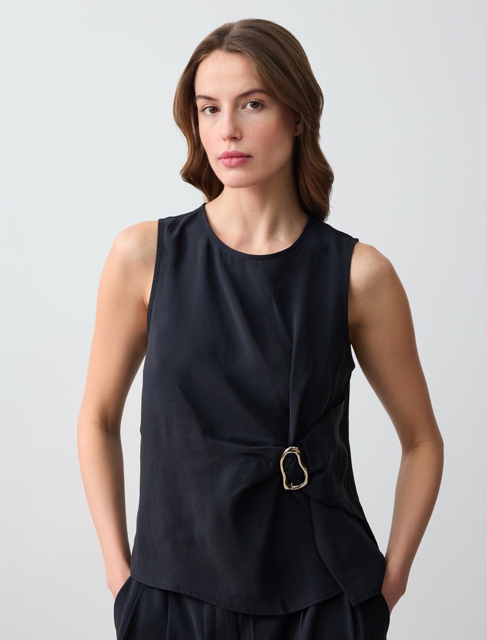 Crew Neck Sleeveless-Sleeve Blouse - 5SW033847