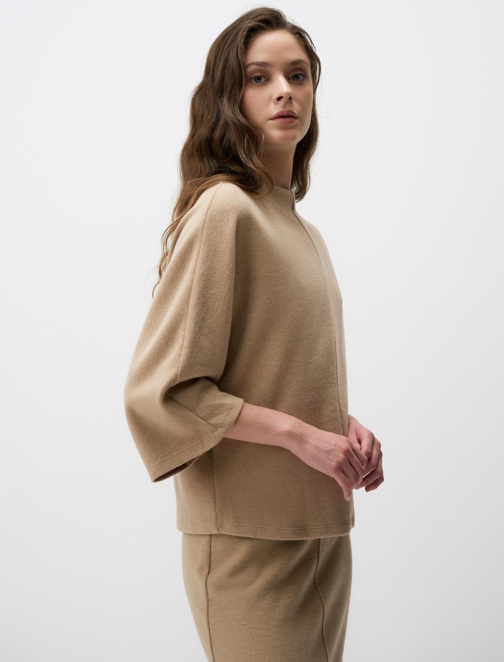 Round Neck Bat Sleeve Basic Blouse - 4WW02071028