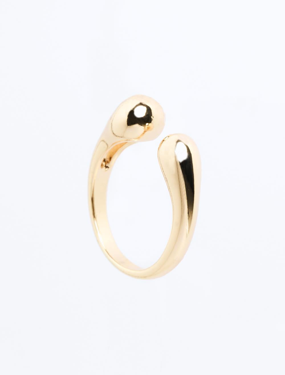 Oval-shaped Ring with Shiny Stones