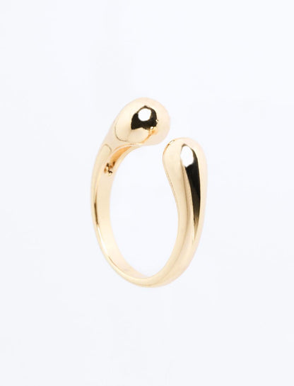 Oval-shaped Ring with Shiny Stones