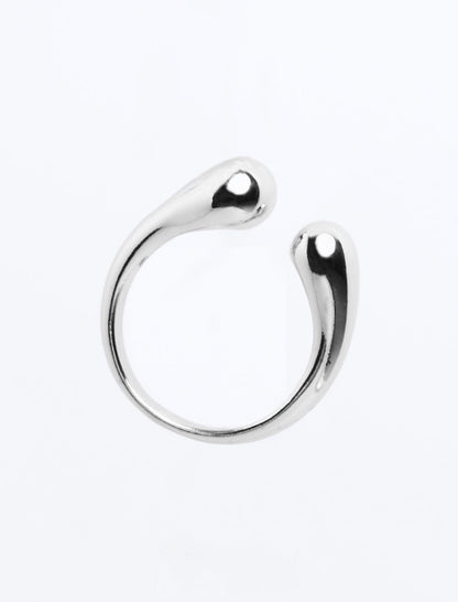 Oval-shaped Ring with Shiny Stones