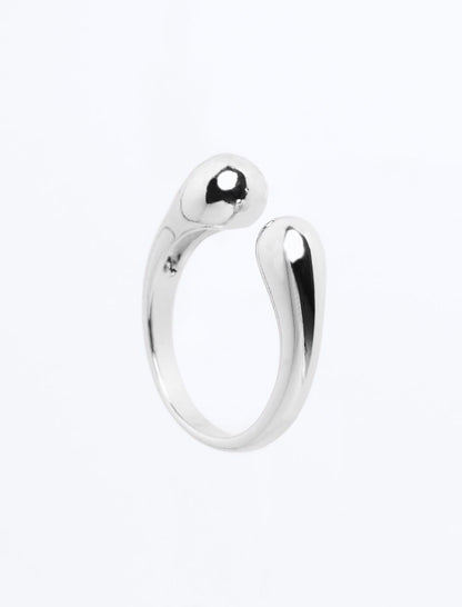 Oval-shaped Ring with Shiny Stones
