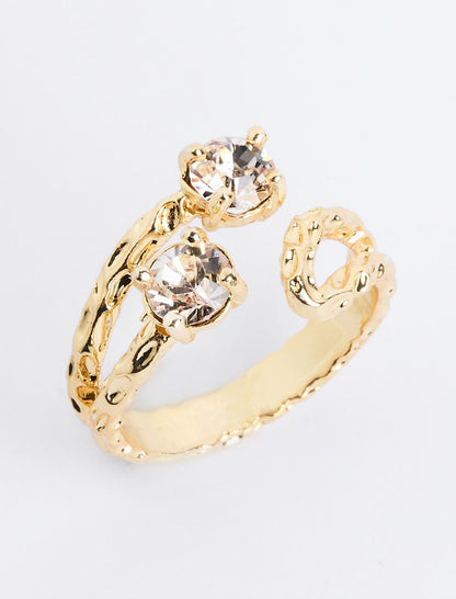 Ring with Twisted Patterns and Shiny Stones